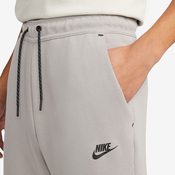 Nike Tech Fleece DV0538-012 фото
