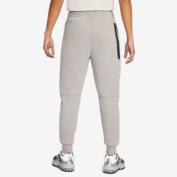 Nike Tech Fleece DV0538-012 фото